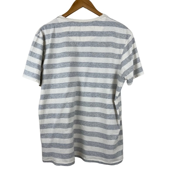 Guess Light Tan Cream Grey Stripe V-Neck Men's Shirt Size Large - Picture 2 of 5
